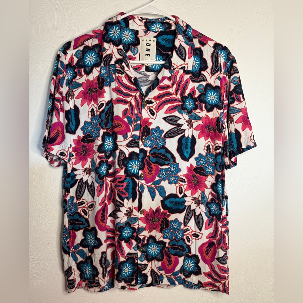 AERO Men’s Hawaiian Button-up shirt